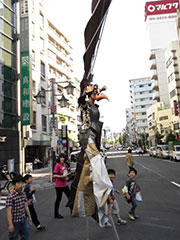 南商店会賞 星直樹「横断歩道は手を挙げて！